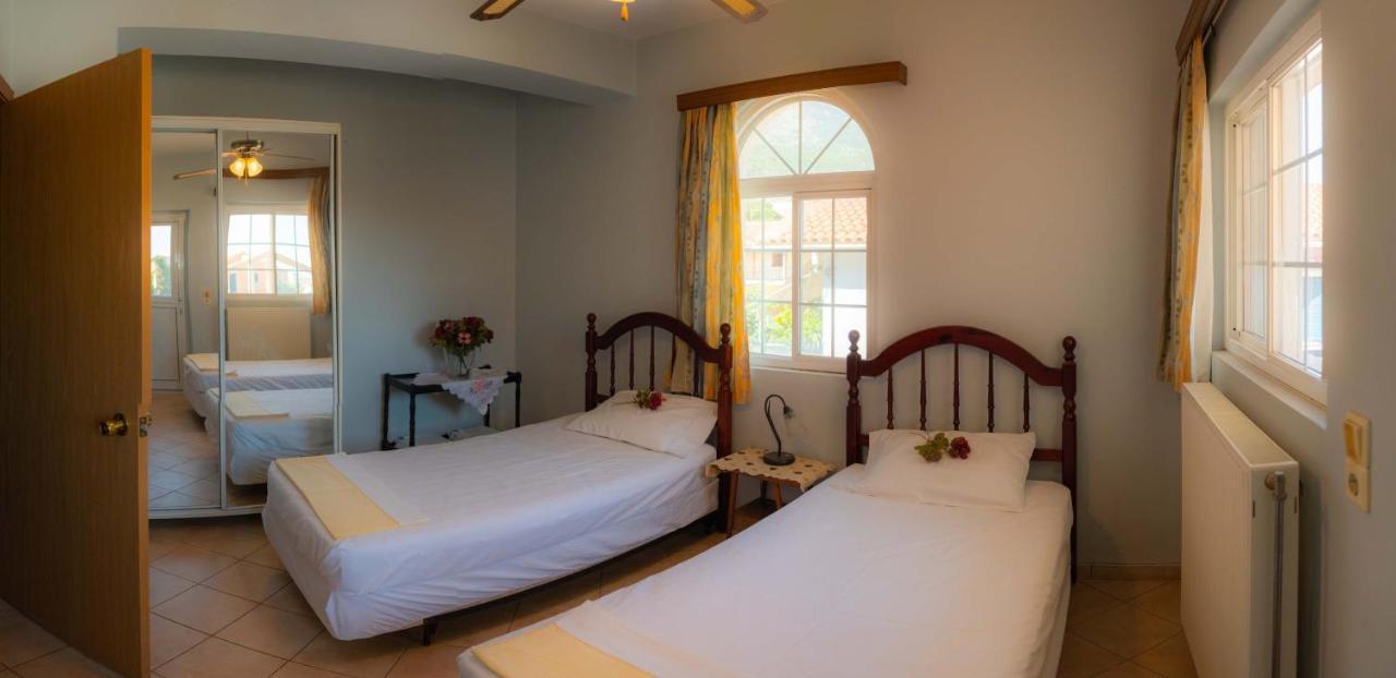 Valsamis Villa Apartments Poros  Ngoại thất bức ảnh